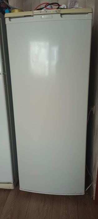 Продам морозильную камеру