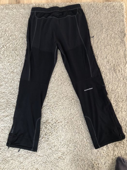 Pantalonii Mammut 52