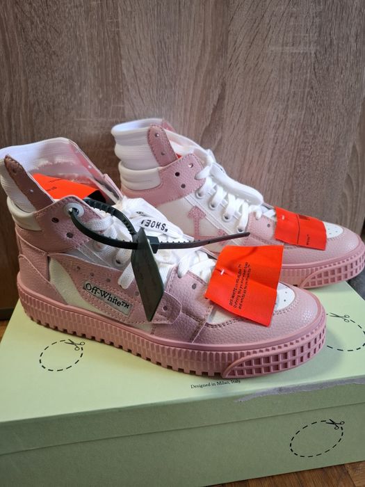 Off white 3.0 . 680 RON