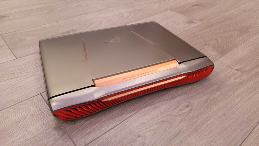 laptop gaming Asus Rog Strix, intel core i7- video 8 gb ,  17,3 inch