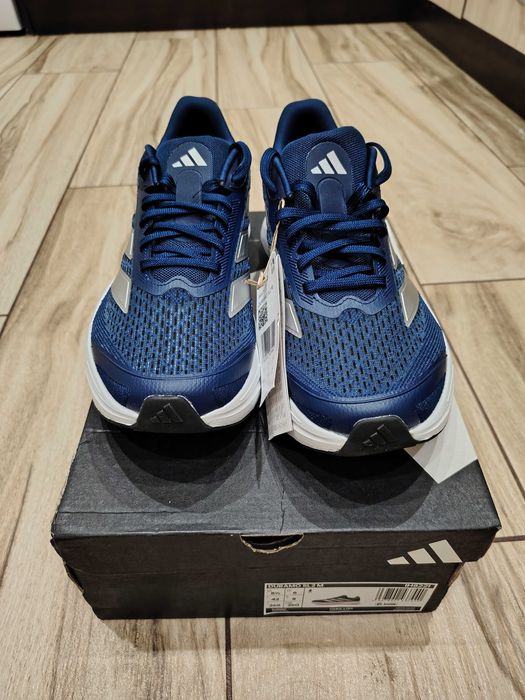 Адидас Duramo SL2 M отговаря на 41 номер