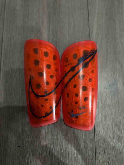 Aparatori fotbal Nike