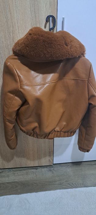 Дамско кожено яке със пух