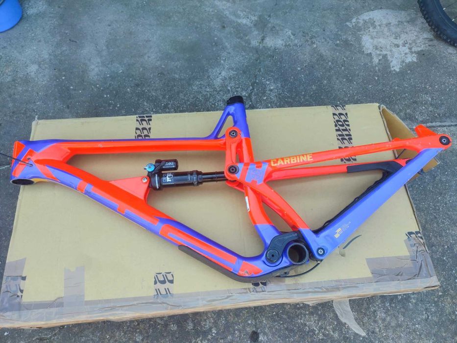 Cadru bicicleta carbon Intense carbine 29(Trek Specialized Mondraker)