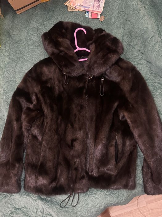 Короткая норковая шуба с капюшоном