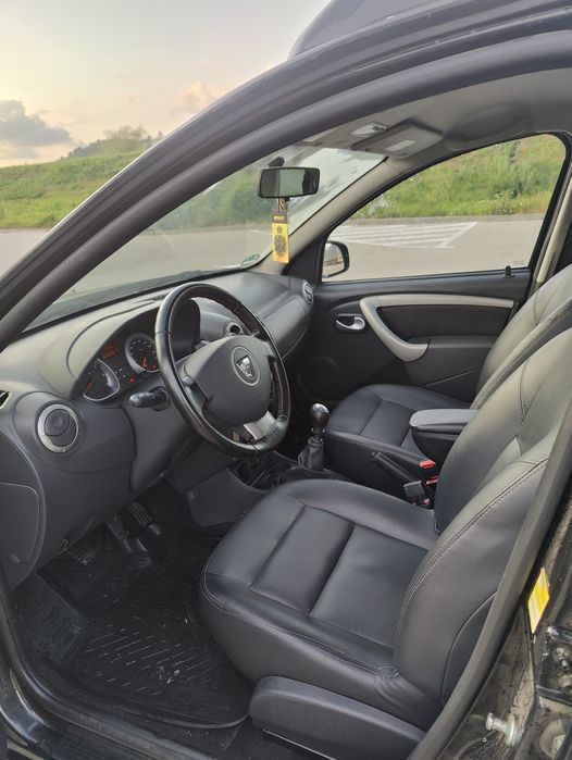 Vând dacia daster