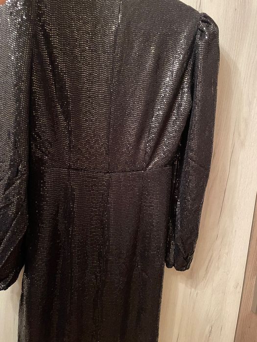 Черна рокля с пайети