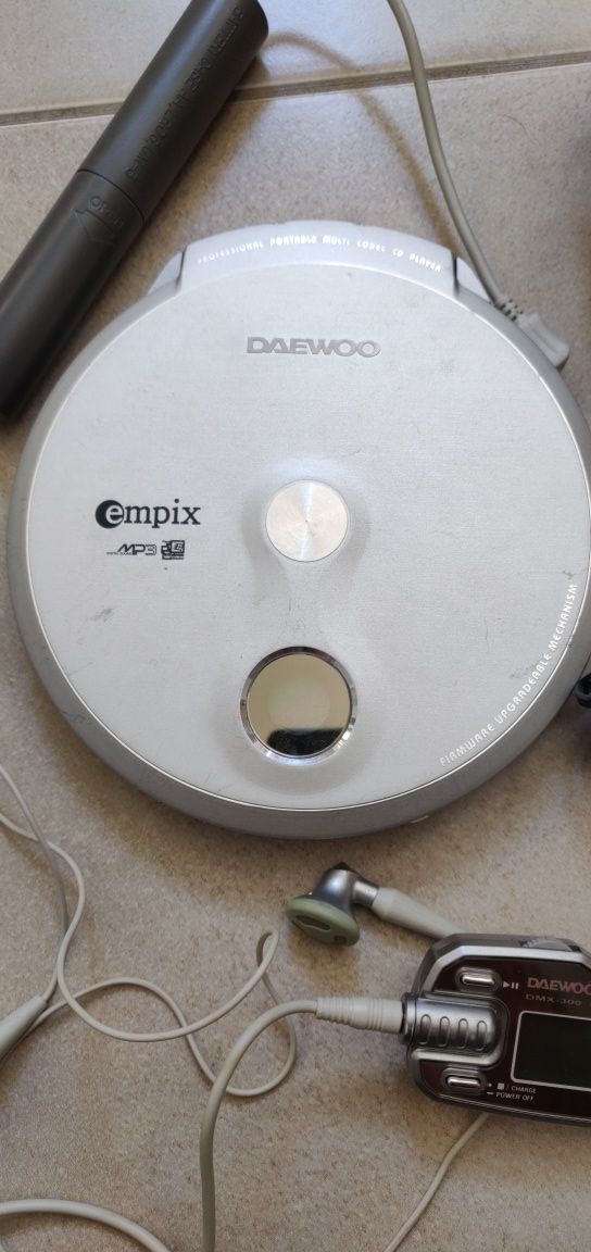 CD player portabil Daewoo