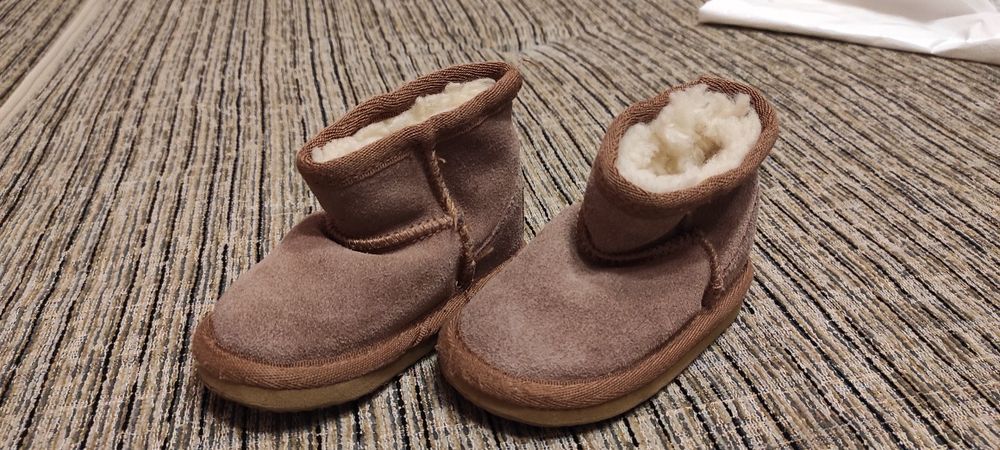 Продам новые уги  детские