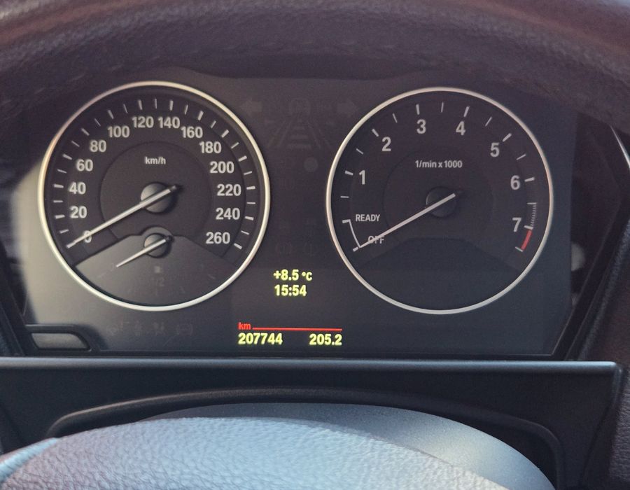 BMW Seria 1 F20 – 116i • 2013 • TRAPĂ • XENON • NAVI MARE