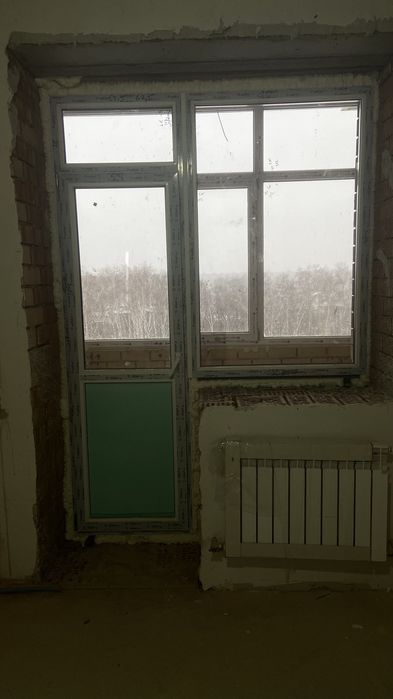 Продажа пластикового окна с выходом даерью на балкон