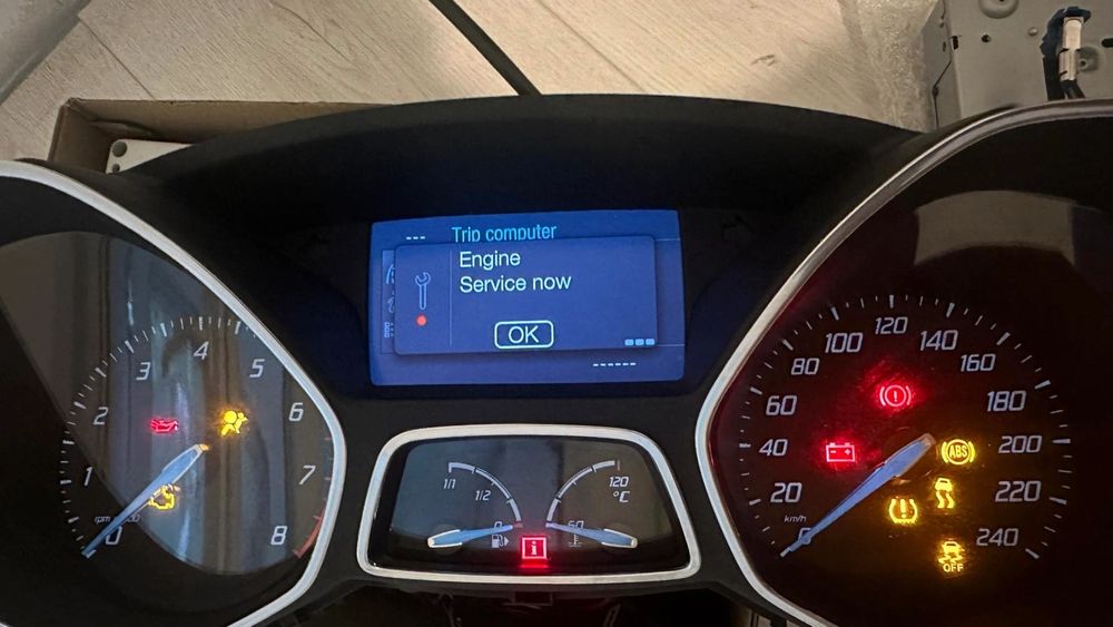 Contact blocat blocator volan ,navigatie, chei acumulator bmw reparati