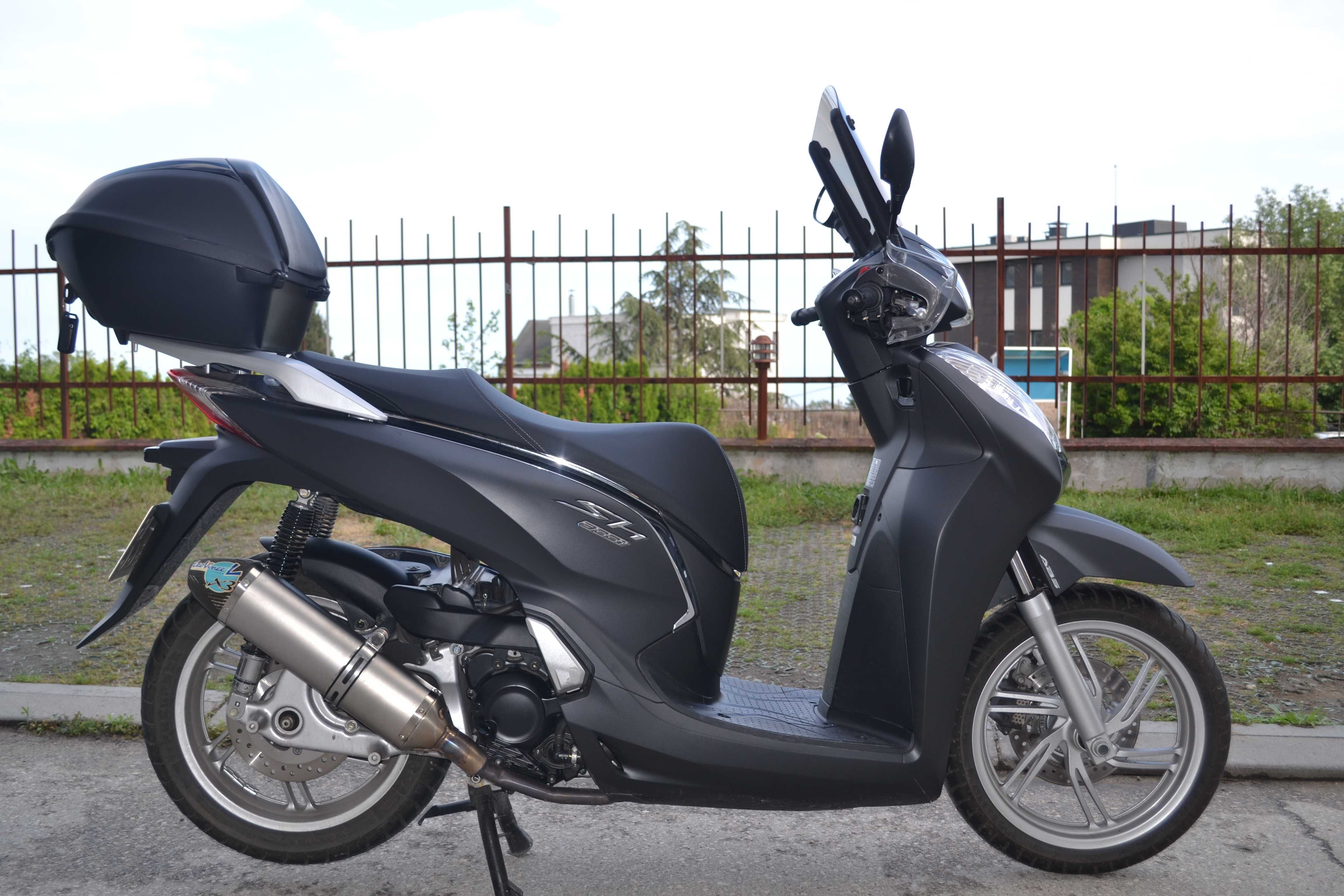 Скутер  Honda SH300i