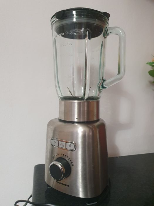Vând Blender de masa 1000W Heinner