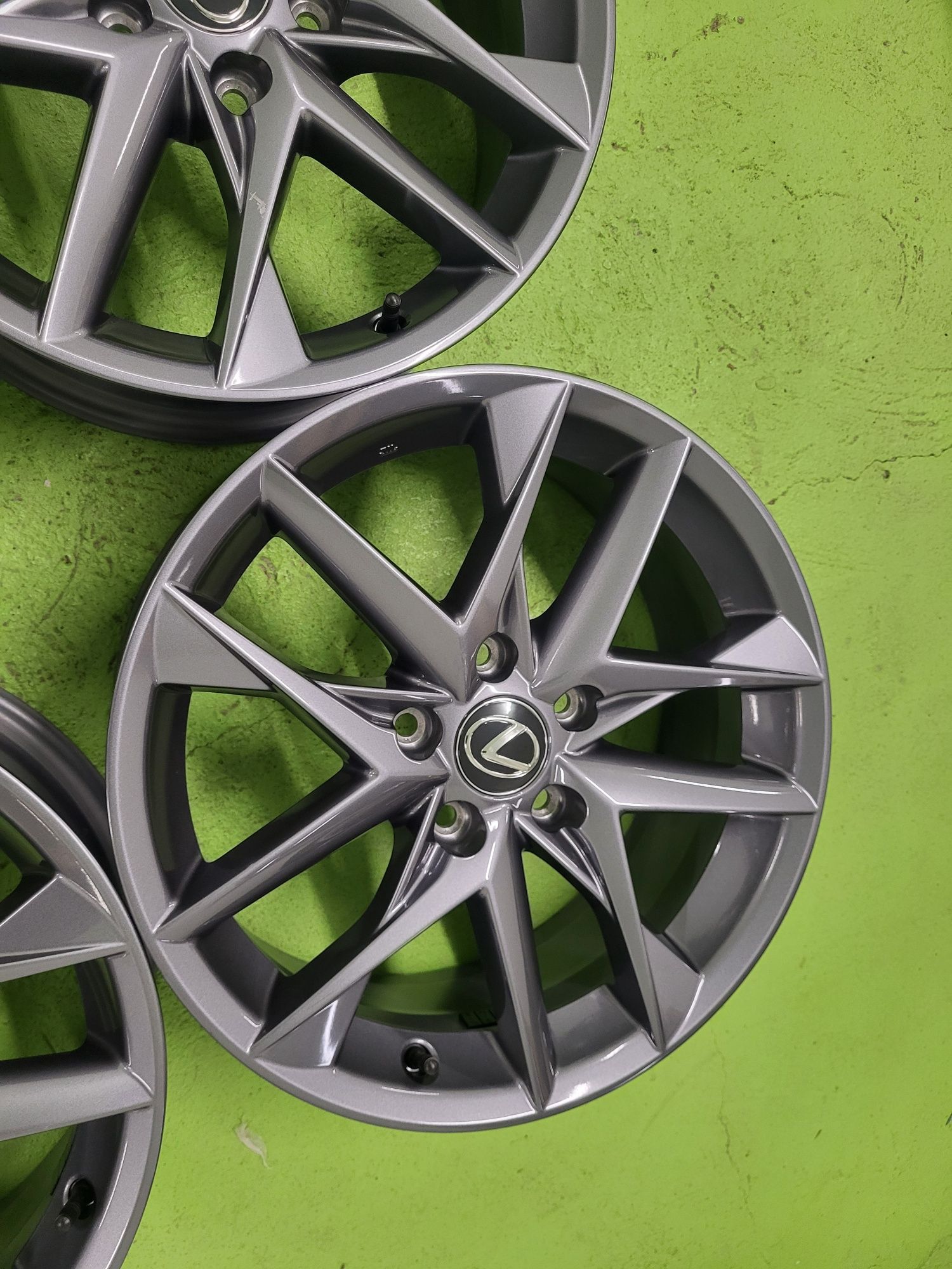 17 5x114.3 Lexus Toyota лети джанти 5х114.3