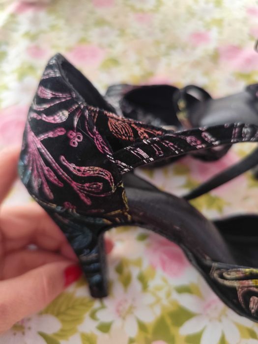 Обувки за салса и бачата