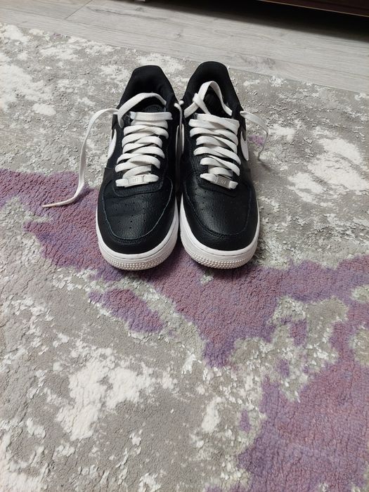 Vand adidasi nike air force 1