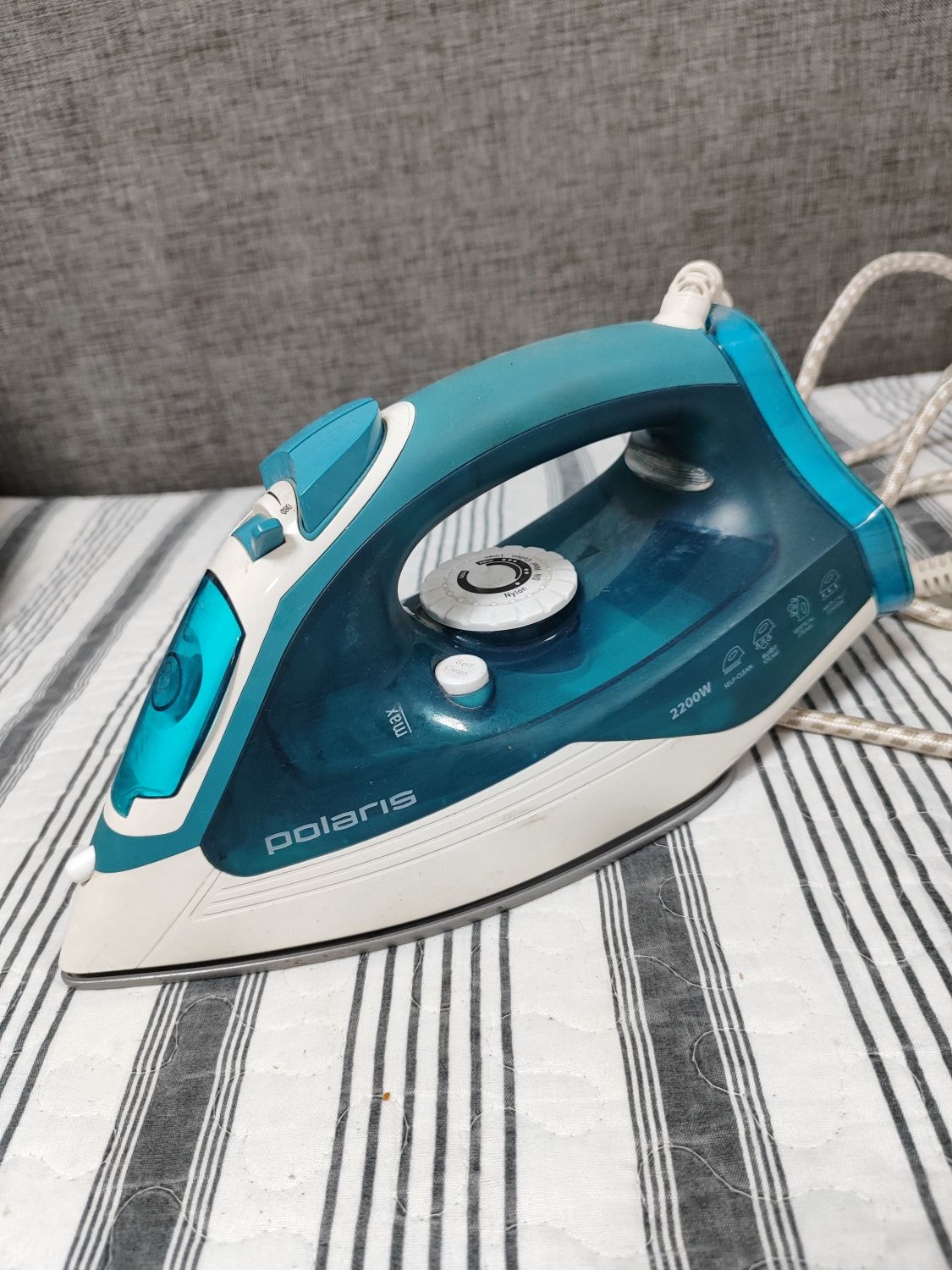Утюг Polaris 2200 W