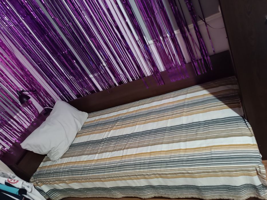 Единично легло с ракла