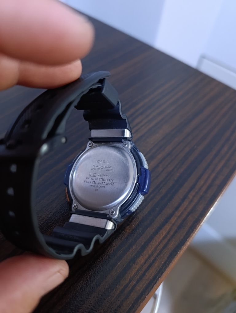 Часовник casio swg 100
