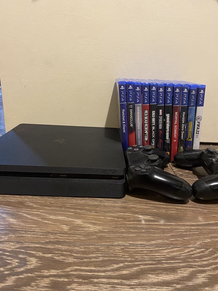 Playstation 4 с два джойстика