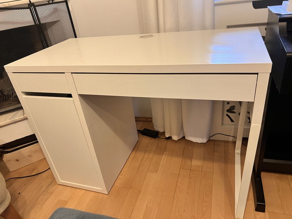 Birou alb Ikea Micke