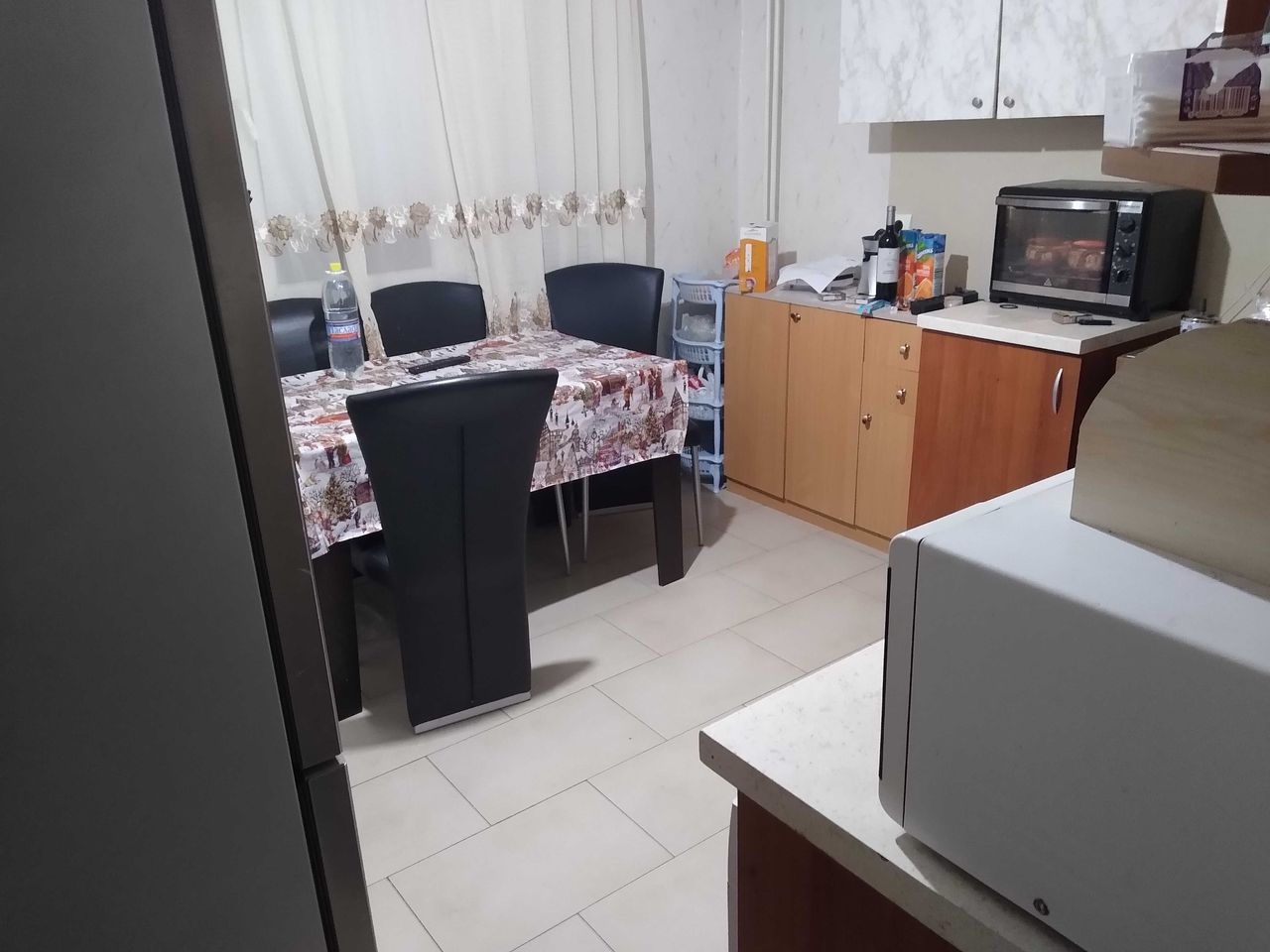Дава се под наем Тристаен апартамент в София, 7-ми 11-ти километър - 89 кв.м за 76.5 € - Снимка #1