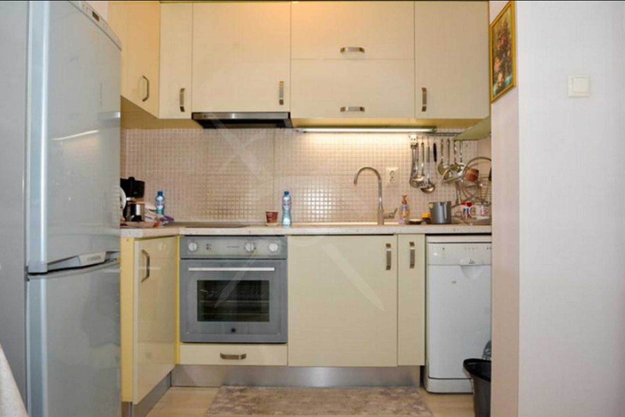 Продава се Етаж от къща в Варна, ВИНС - 147 кв.м за 1939 €/кв.м - Снимка #1