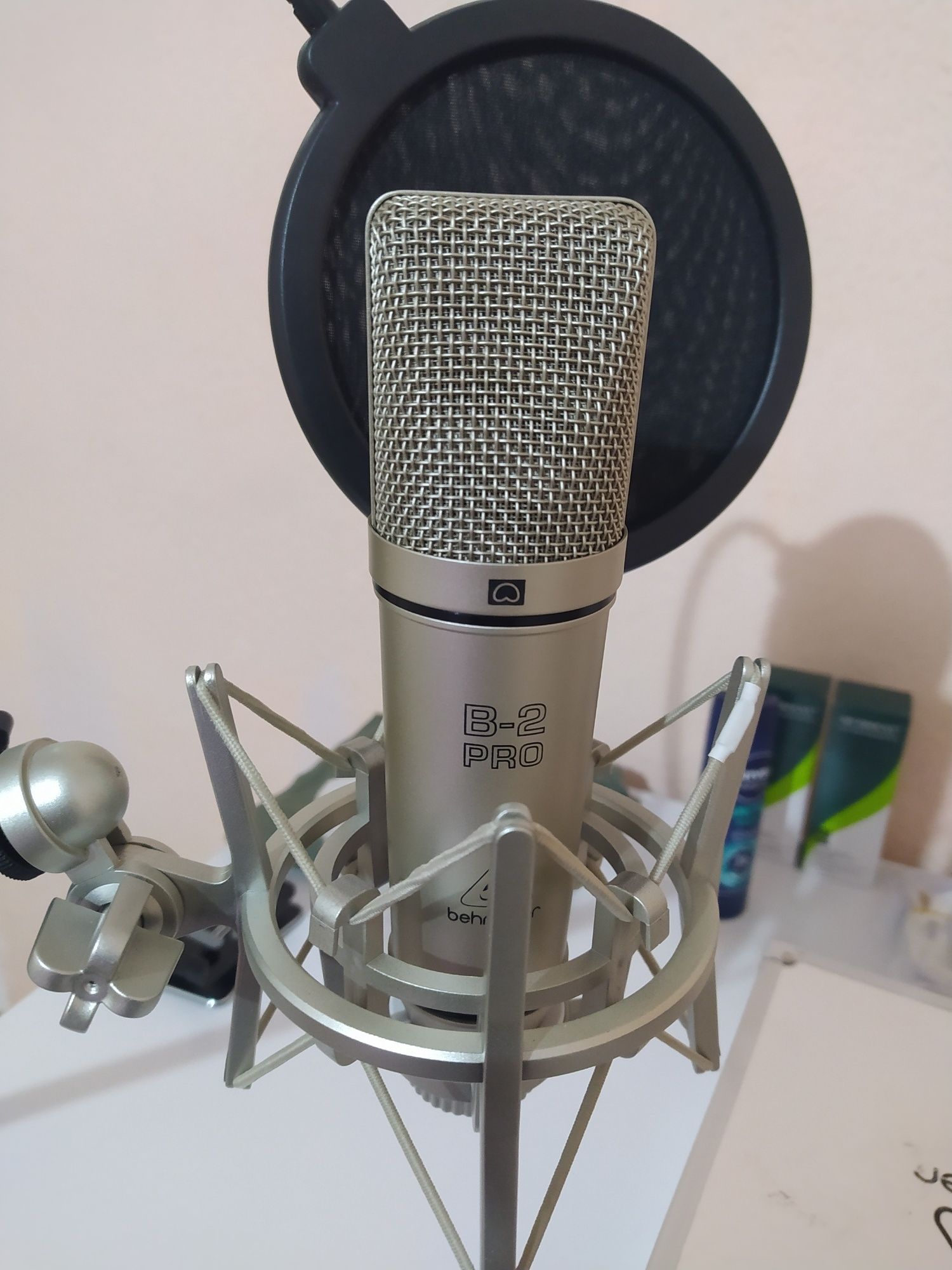 Micrafon B2 pro orginali Zvukavoy karta M-AUDIO