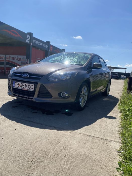 Vand Ford Focus ecoboost motor 1.0 benzina in stare,intretinuta…………..