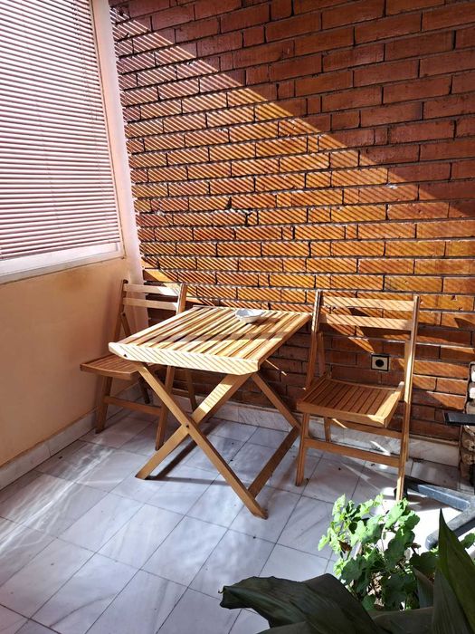 Сгъваема външна маса и 6 сгъваеми стола