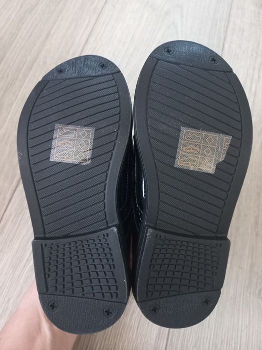 Pantofi unisex nr 25
