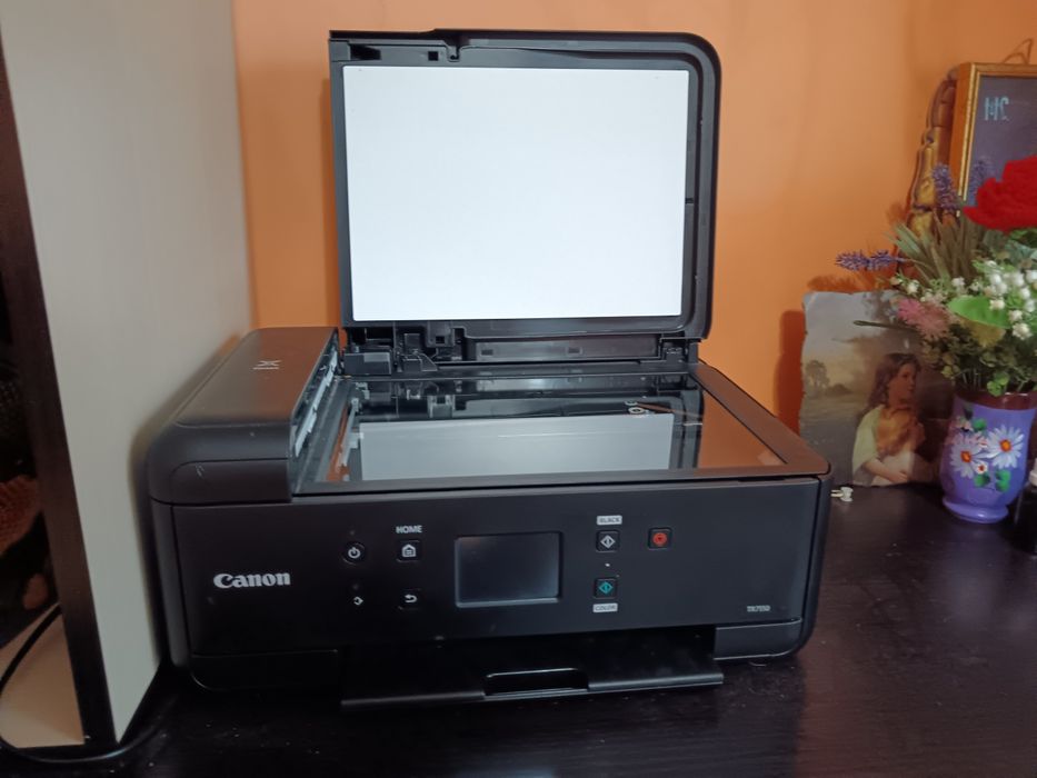 Vând imprimantă Cannon