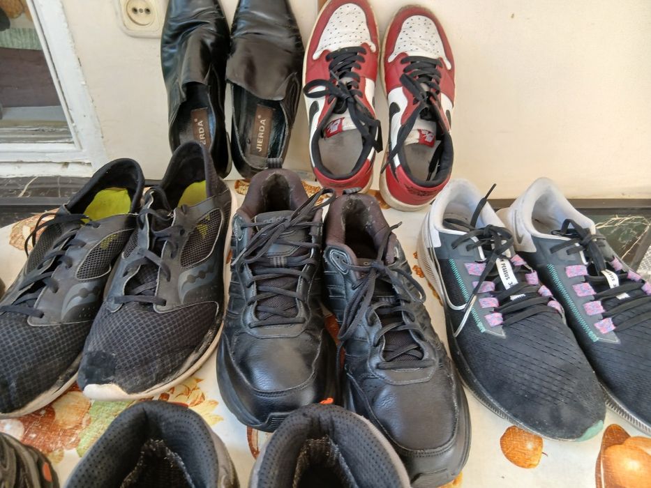 Ботинки спортивные .