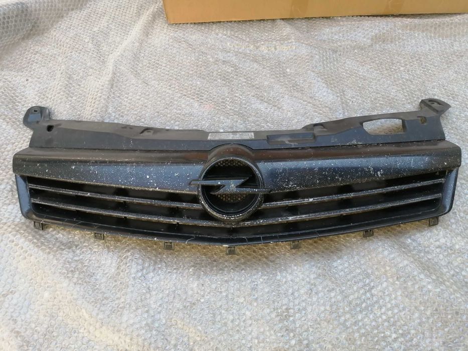 grila radiator Opel Astra H facelift 300 lei