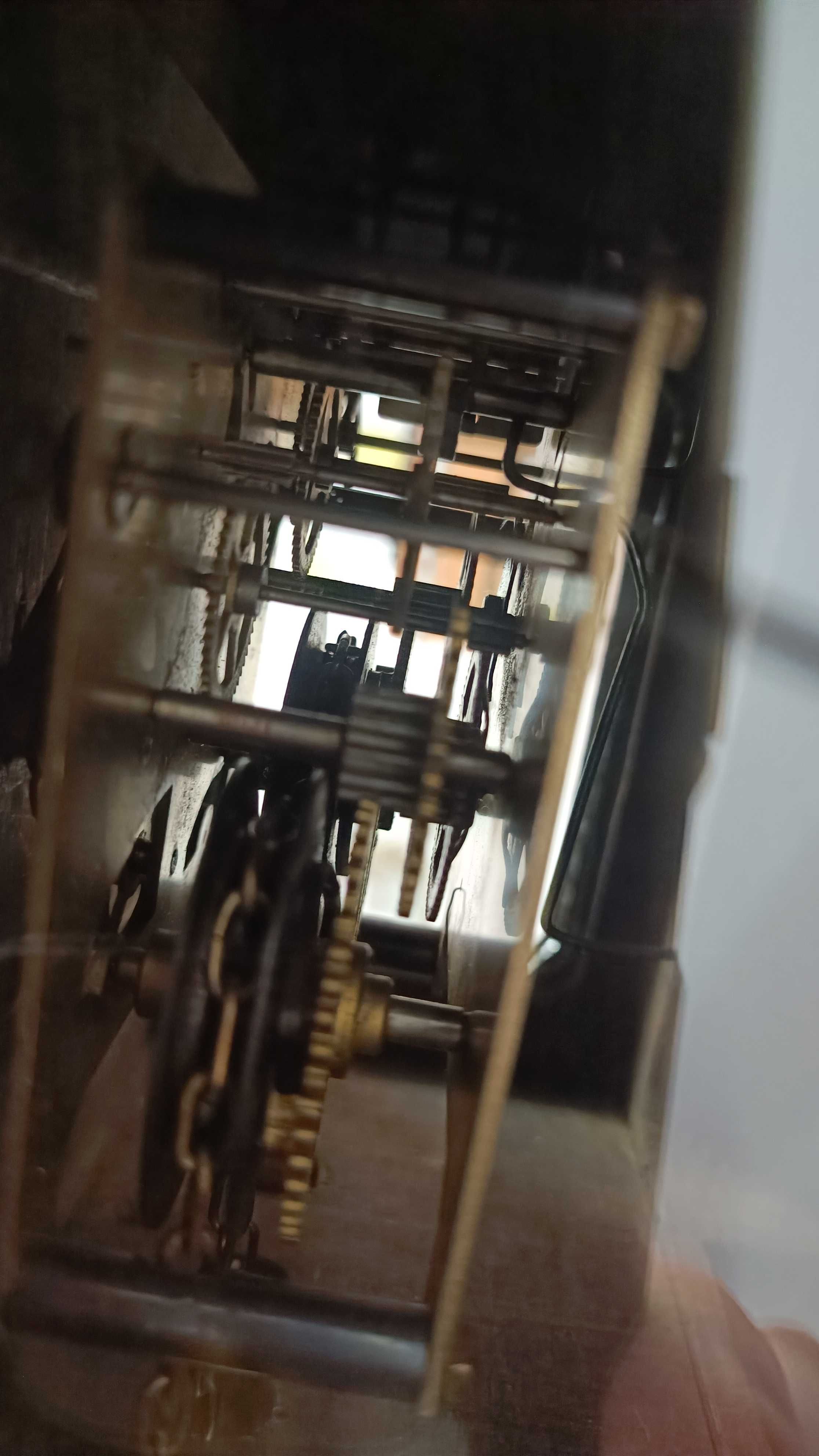 Pendula Nemteasca cu Talere