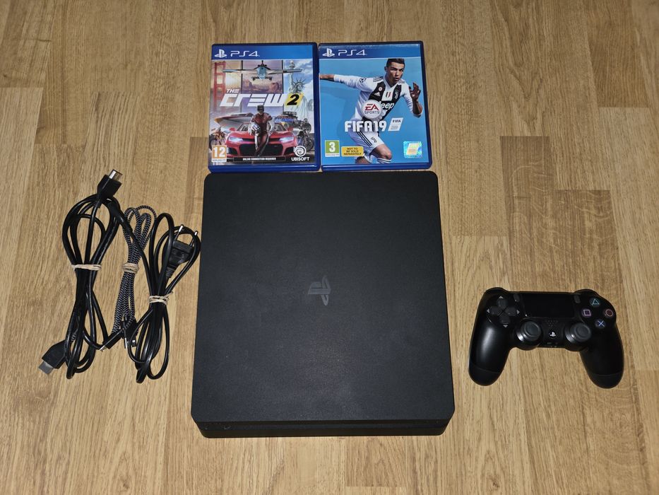 Playstation Ps 4 Slim 1 TB/2 jocuri/maneta/cabluri
