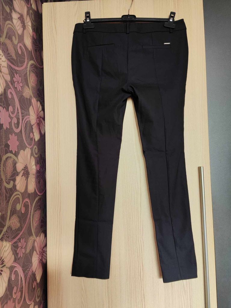 Calvin Klein Дамски панталон - М/Л размер