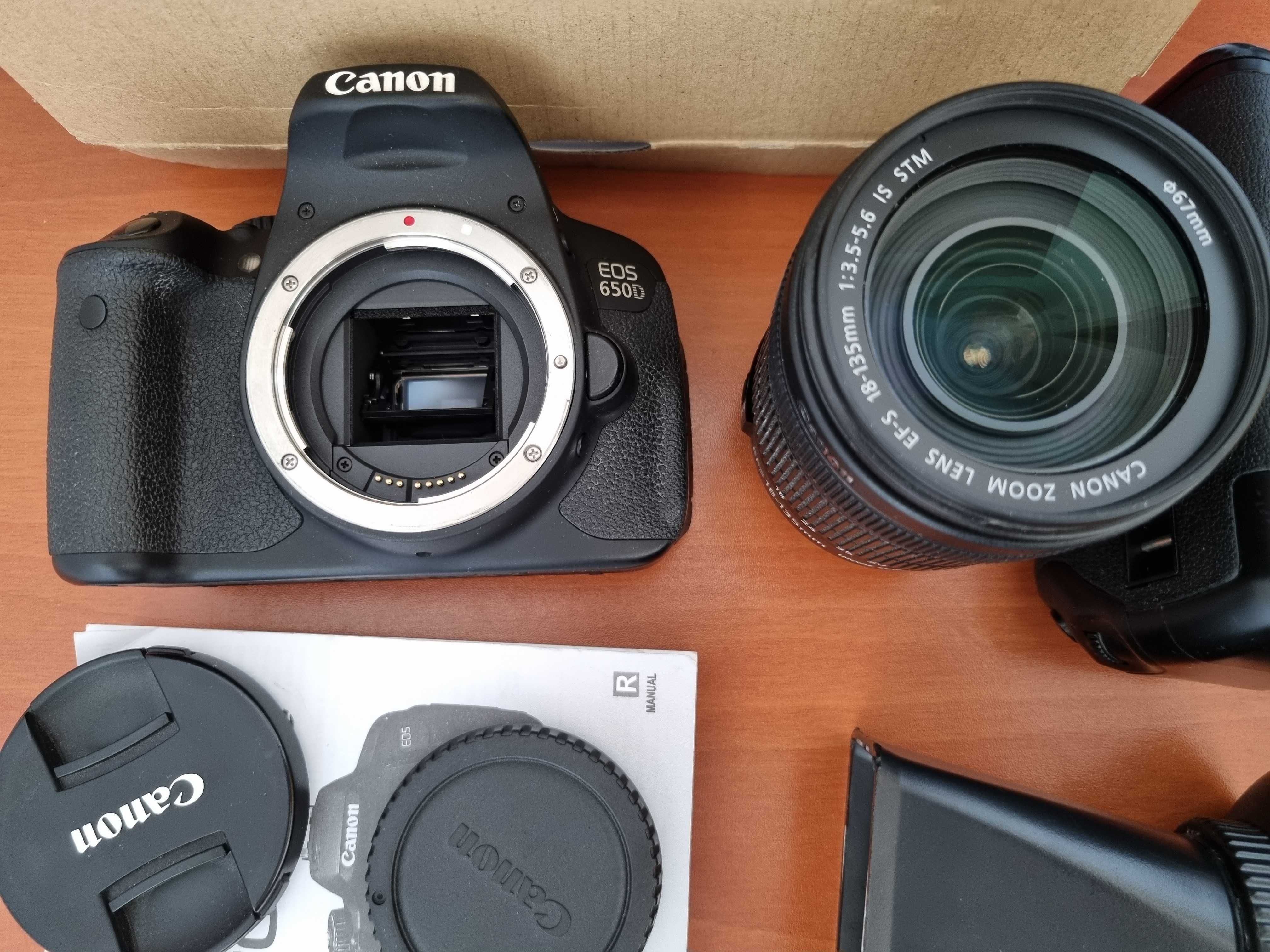 Canon EOS 650D с обектив EF-S 18-135 IS STM