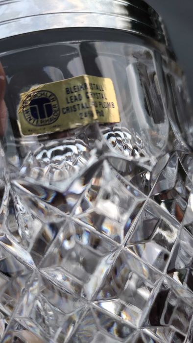 Масивен кристален съд за лед с метална окантовка