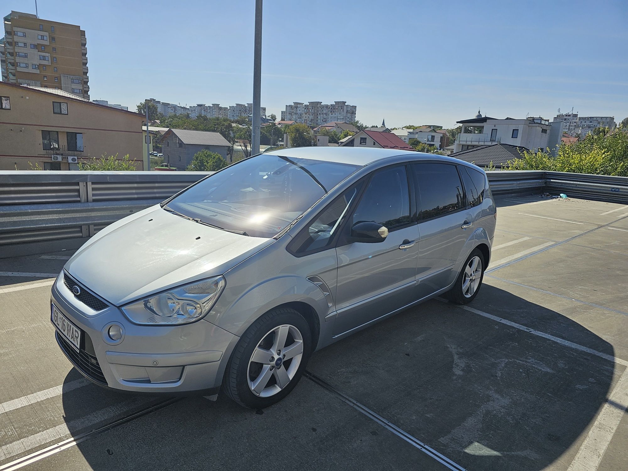 Vând/schimb Ford s max 2009