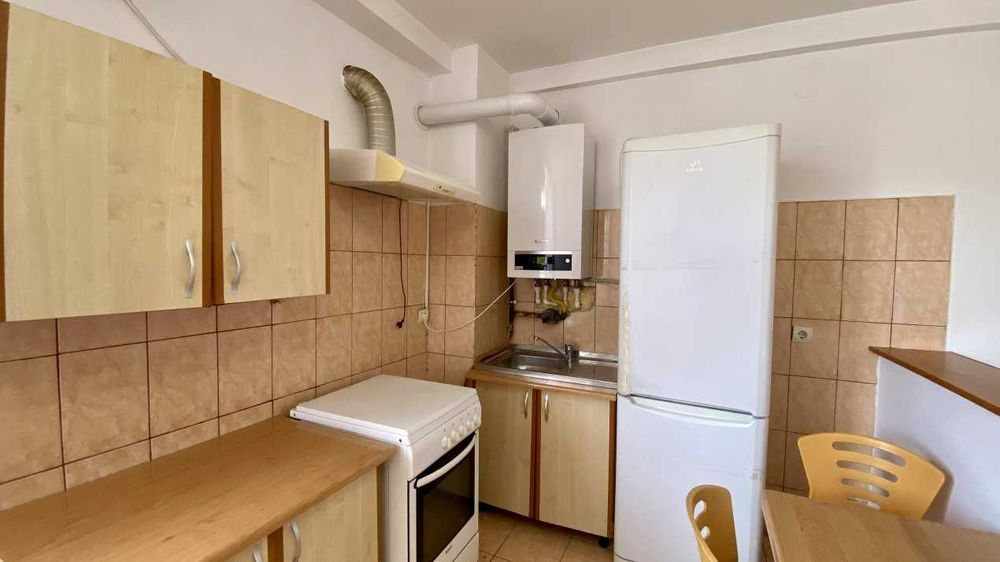 Apartament cu 2 camere, semidecomandat  in Mun. Pitești, zona Teilor