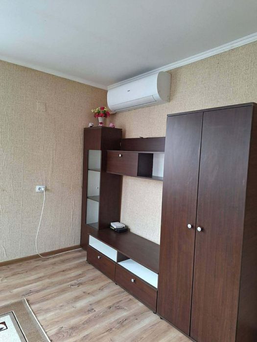 Етаж от къща, под наем, с. Железница