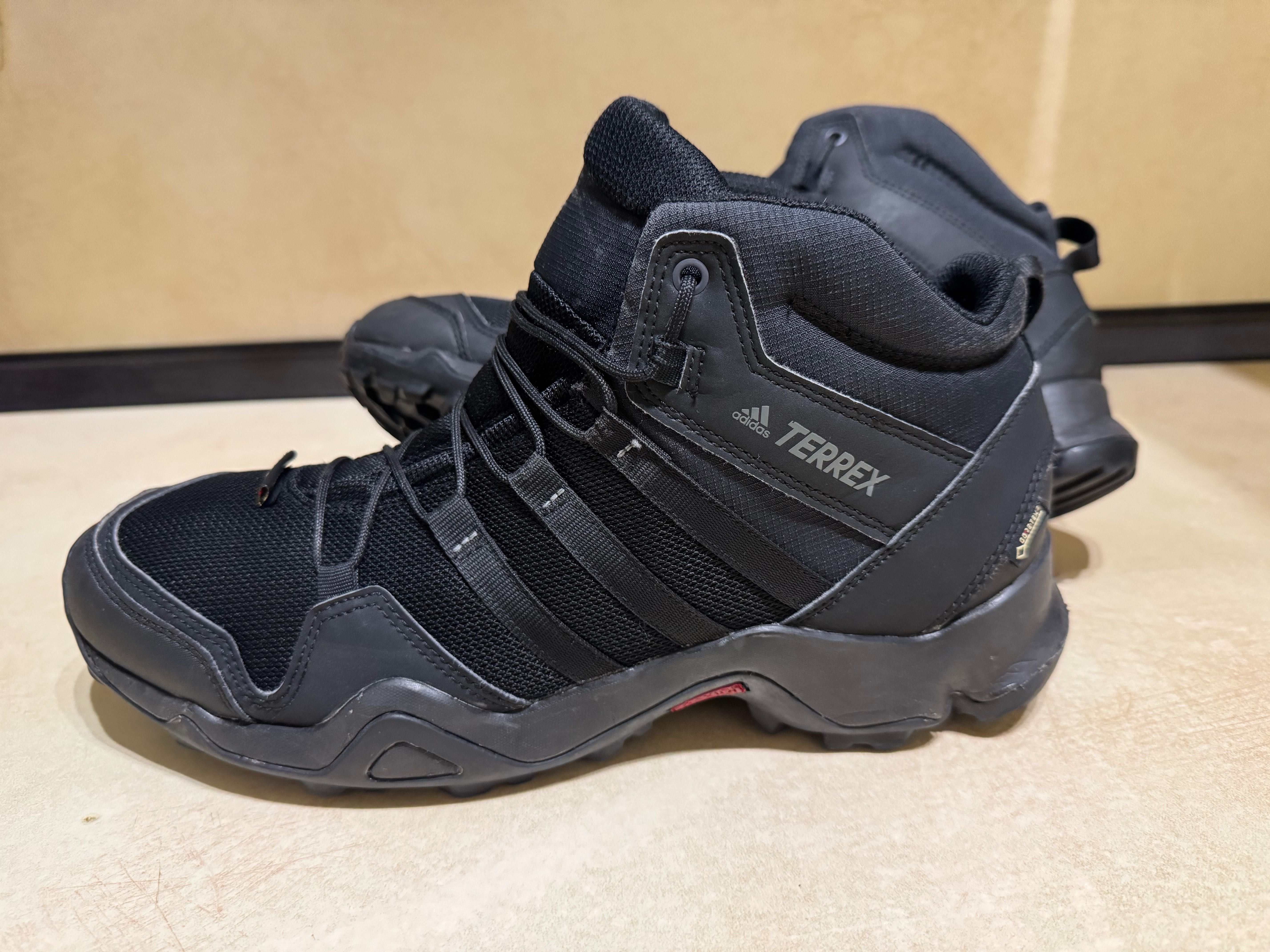 Adidas Terrex Ax2r Mid Gtx GORE-TEX.