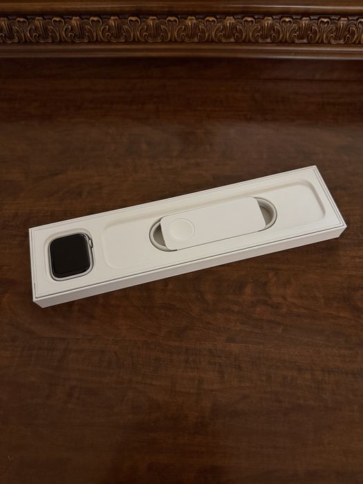 Продам Apple Watch Series 8 45mm!