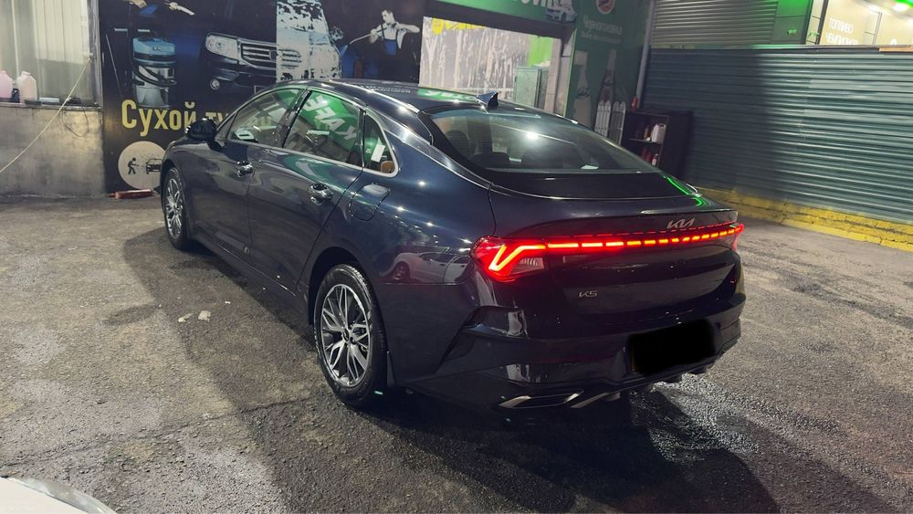 Пролается Kia K-5 prestige+ dark moon