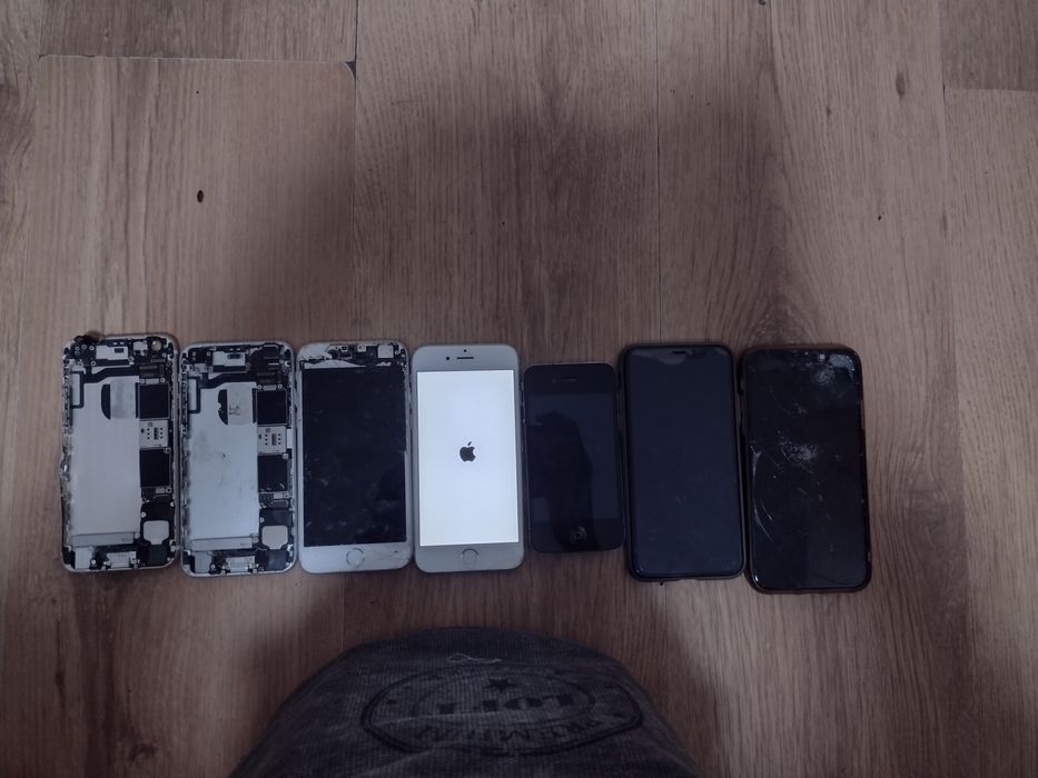 Vând telefoane de piese sau reparat