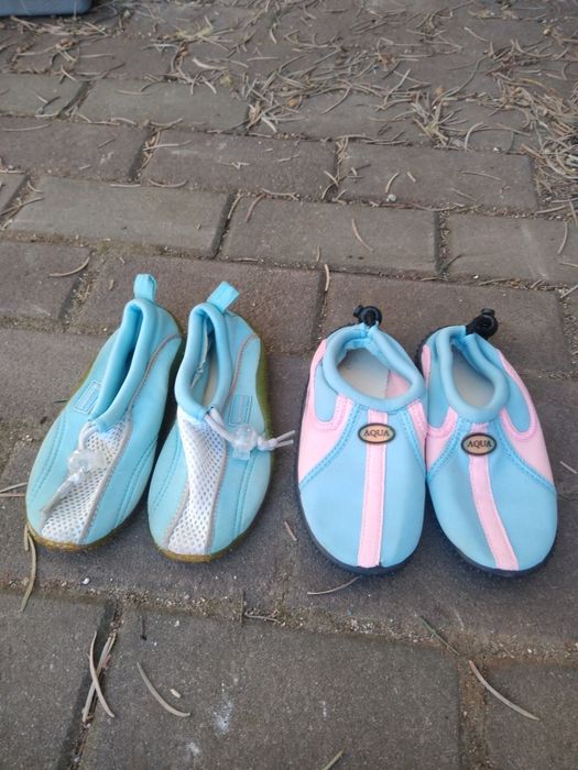 Vând papuci de apa mărimea 28