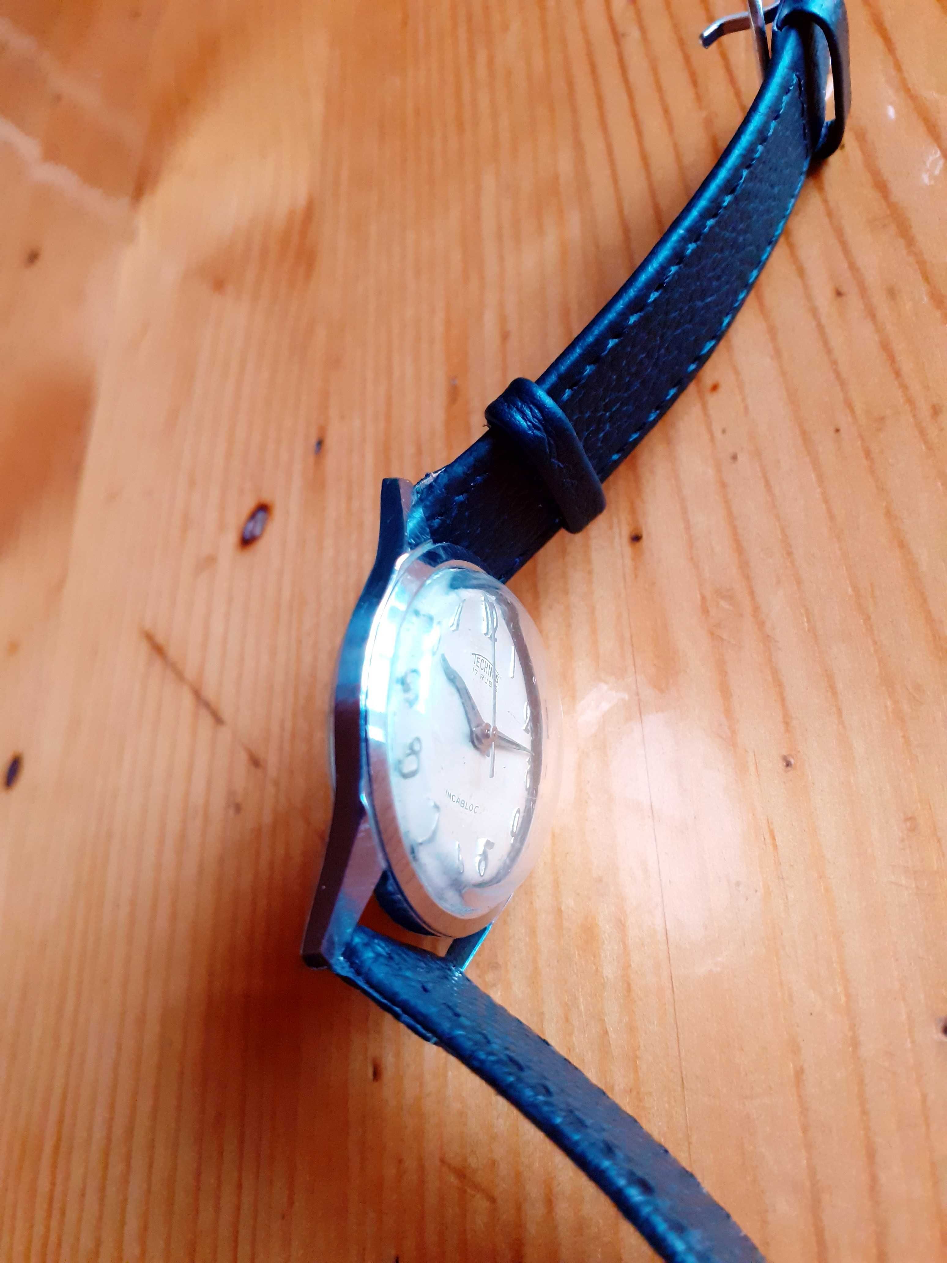 Колекционерски рядък TECHNOS Super Watch SWISS- WW2- Швейцарски военен