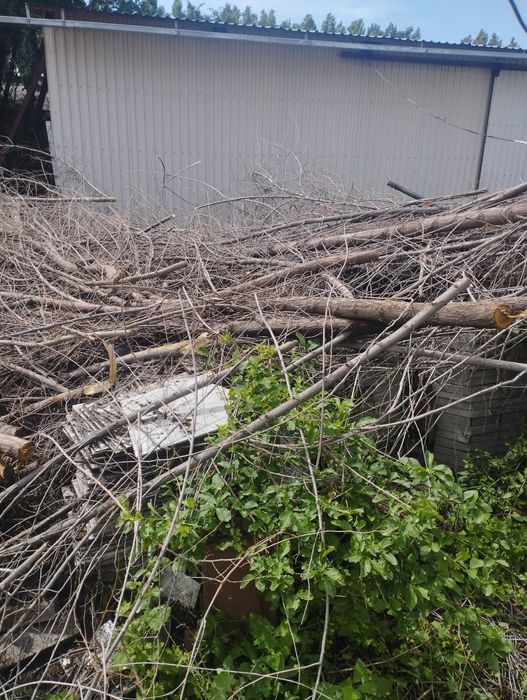 Отдам бесплатно куски гранита. 7 тонна камня.